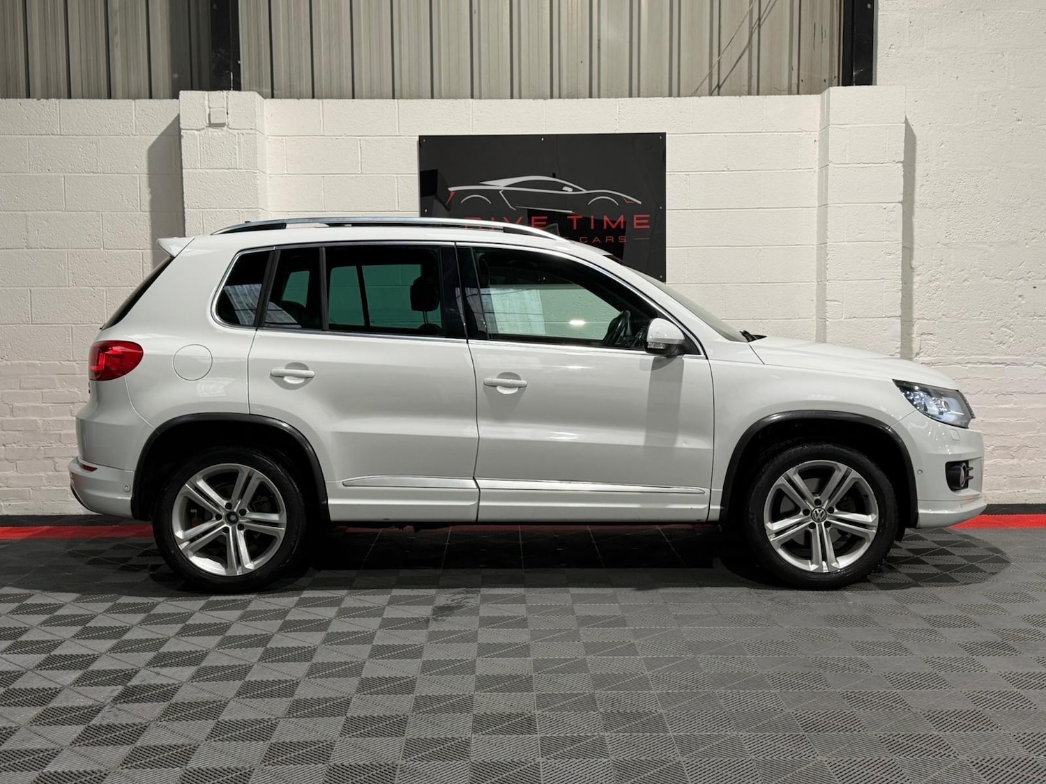 Used Volkswagen Tiguan 2016 for sale - 77267500: Photo 11