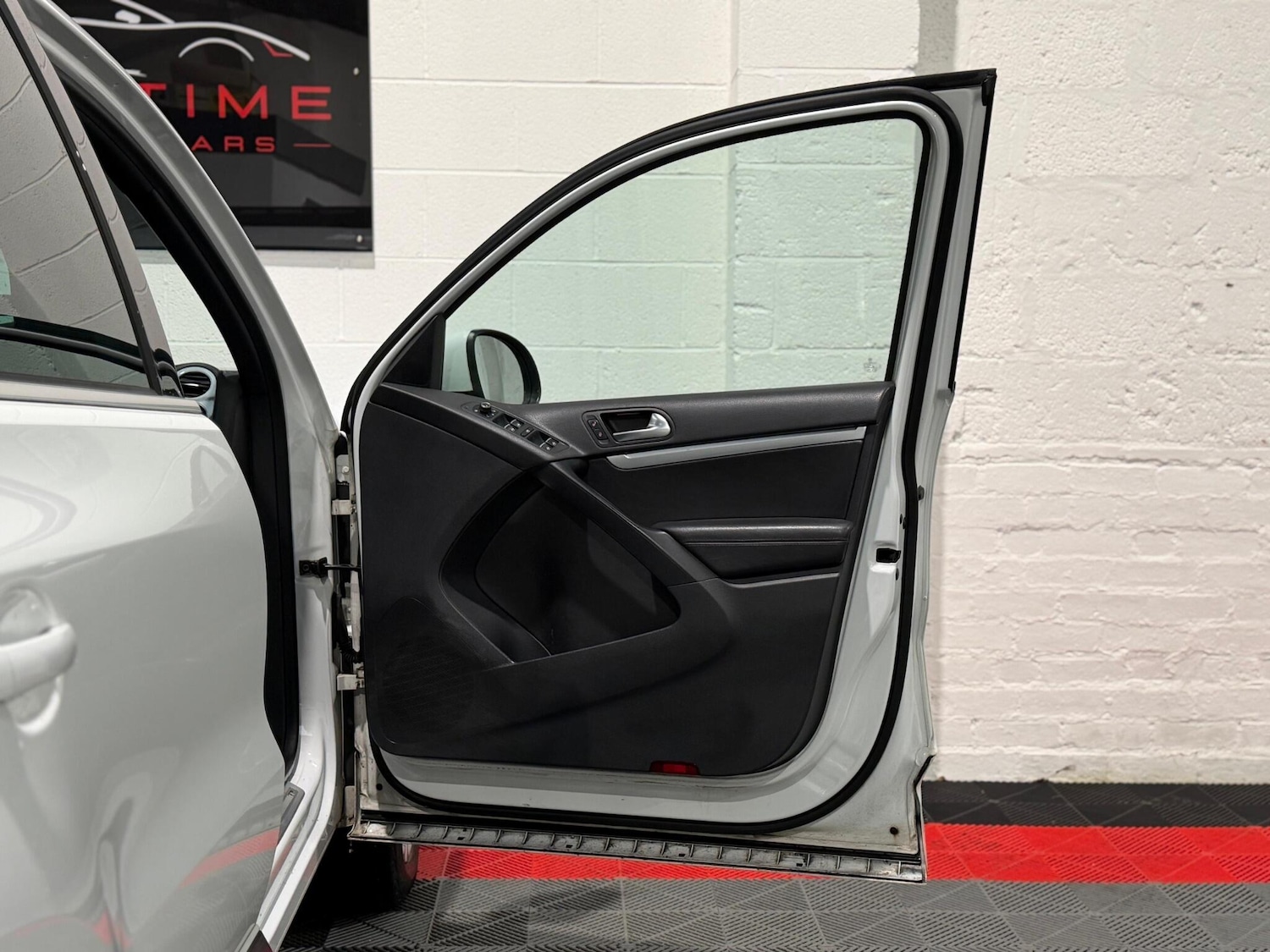 Used Volkswagen Tiguan 2016 for sale - 77267500: Photo 31