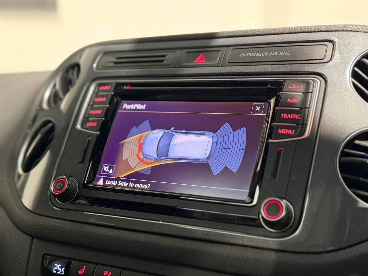 Used Volkswagen Tiguan 2016 for sale - 77267500: Photo 37