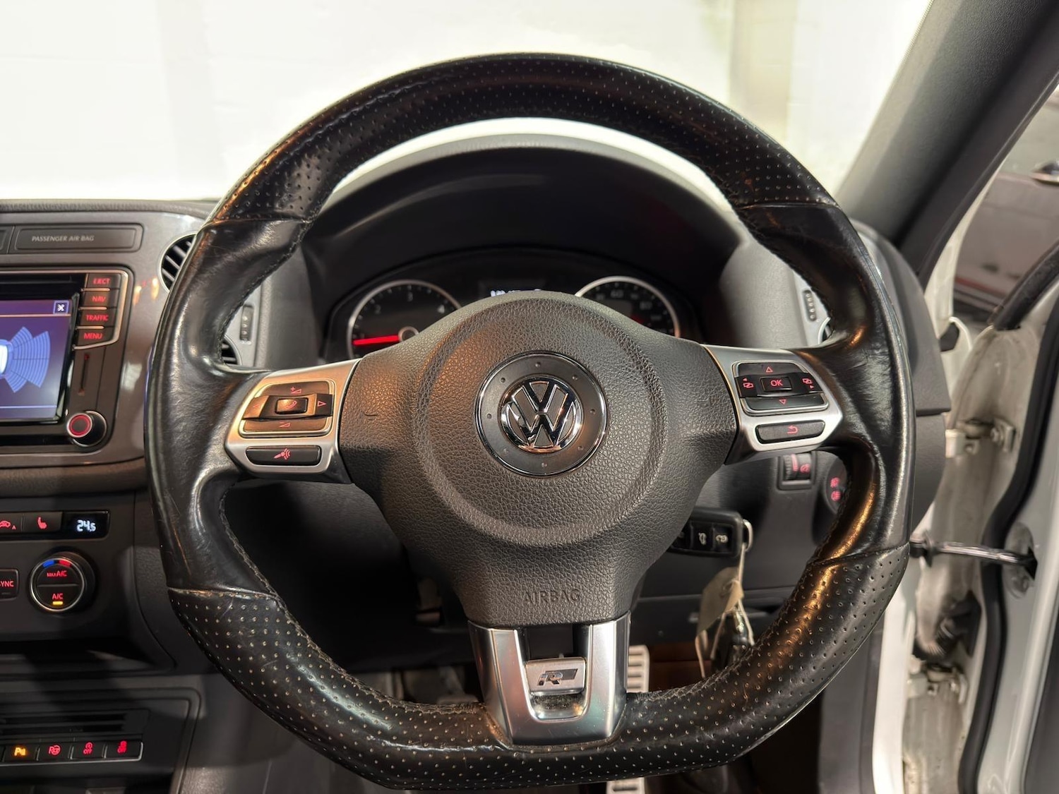 Used Volkswagen Tiguan 2016 for sale - 77267500: Photo 42