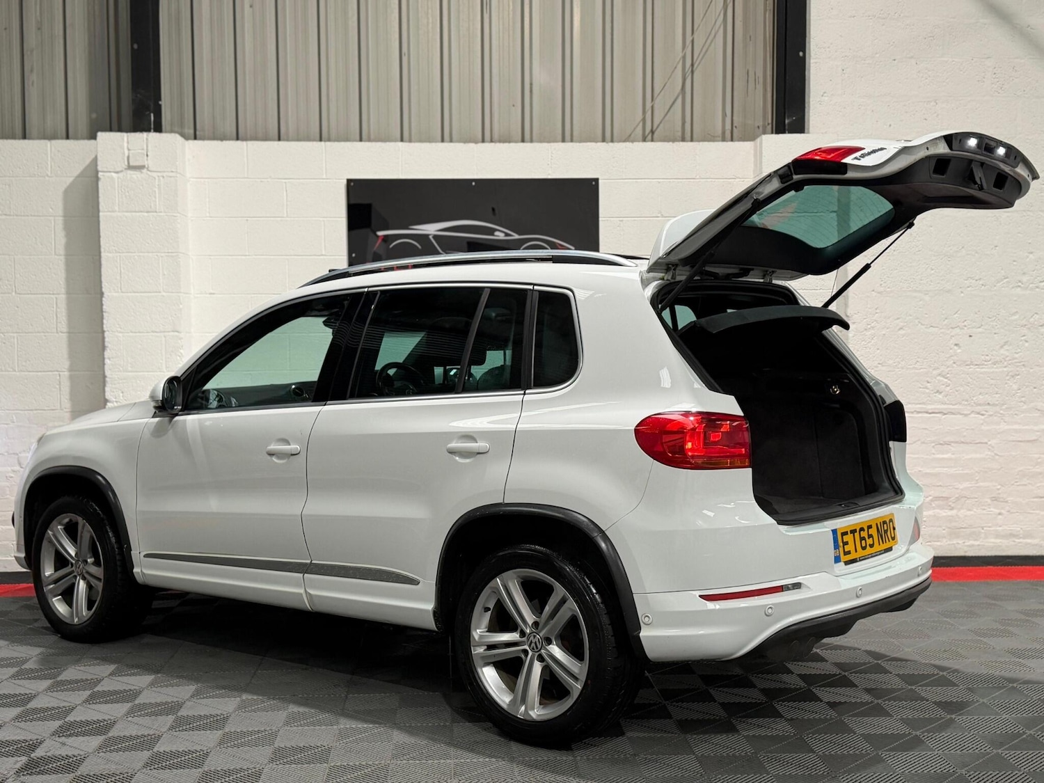 Used Volkswagen Tiguan 2016 for sale - 77267500: Photo 6