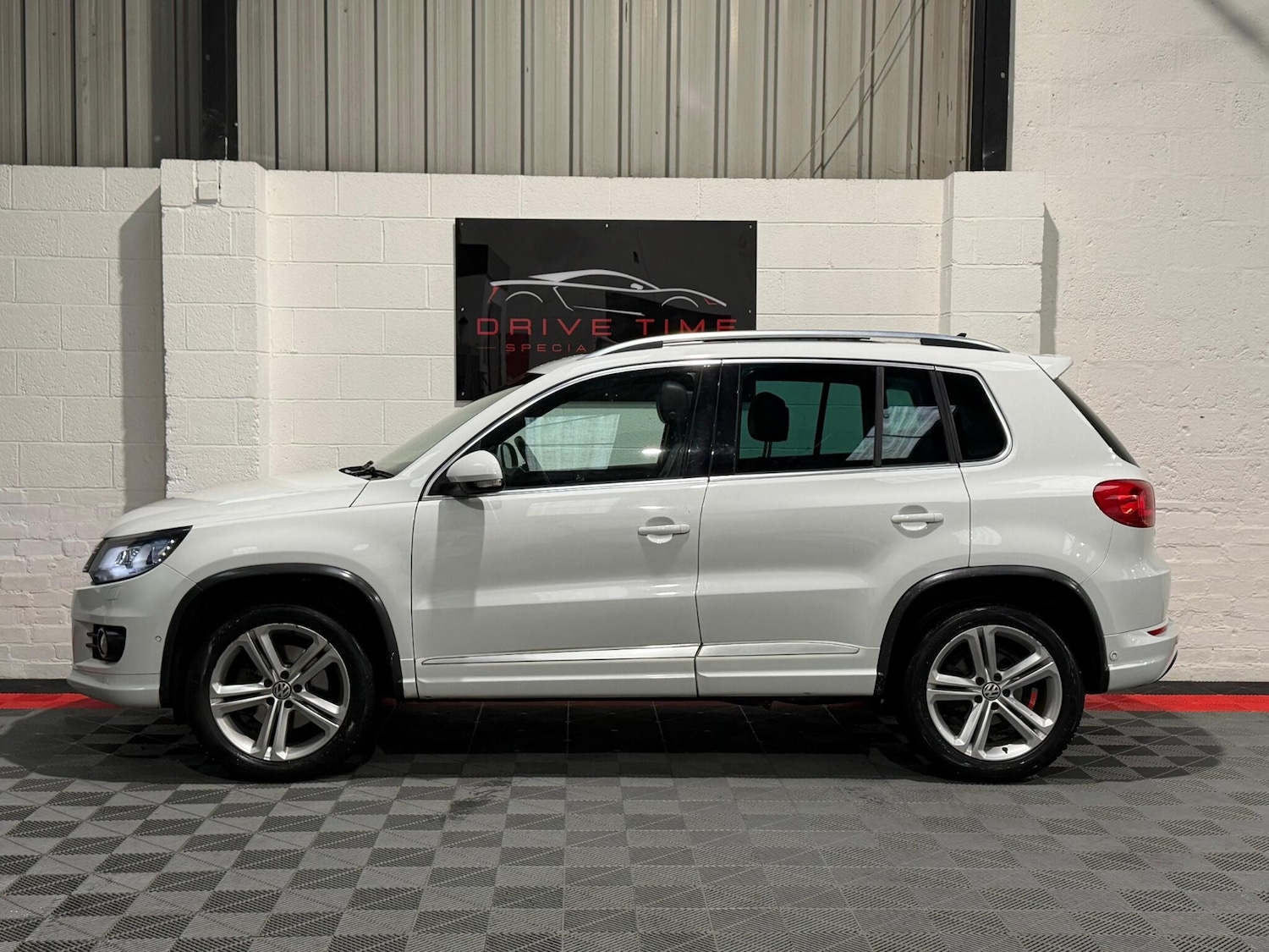 Used Volkswagen Tiguan 2016 for sale - 77267500: Photo 8