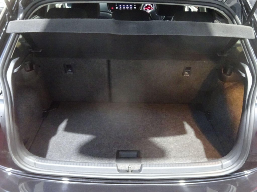 Used Volkswagen Polo 2018 for sale - 76590921: Photo 32