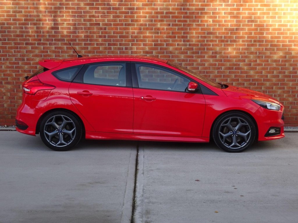 Used Ford Focus 2016 for sale - 76868101: Photo 3