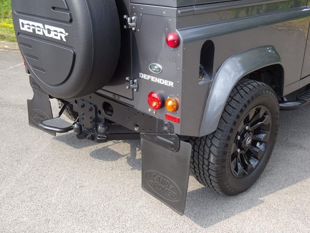 Used Land Rover Defender 2016 for sale - 76665811: Photo 11