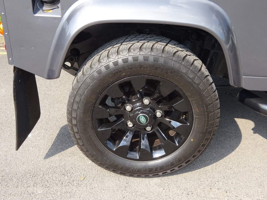 Used Land Rover Defender 2016 for sale - 76665811: Photo 17