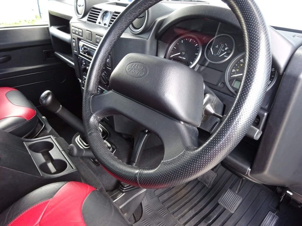 Used Land Rover Defender 2016 for sale - 76665811: Photo 33