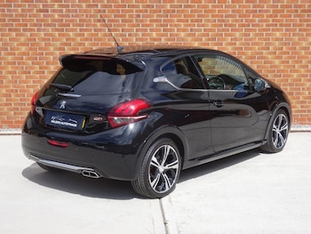 Used Peugeot 208 2017 for sale - 78811163: Photo