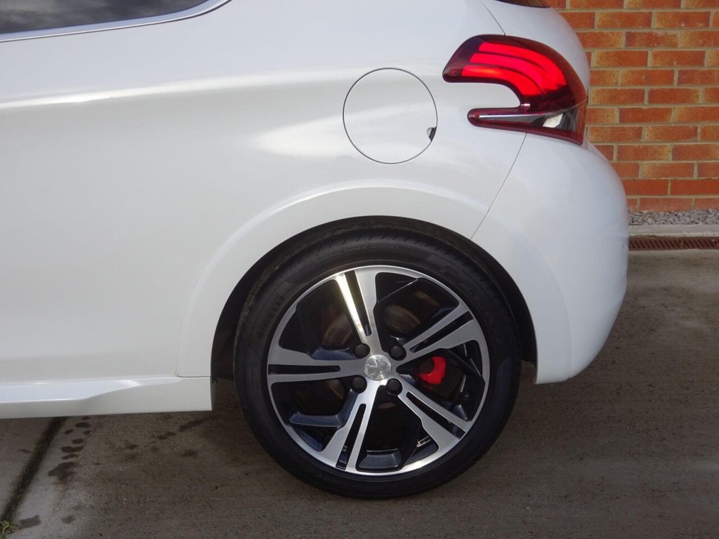 Used Peugeot 208 2017 for sale - 76539635: Photo 13