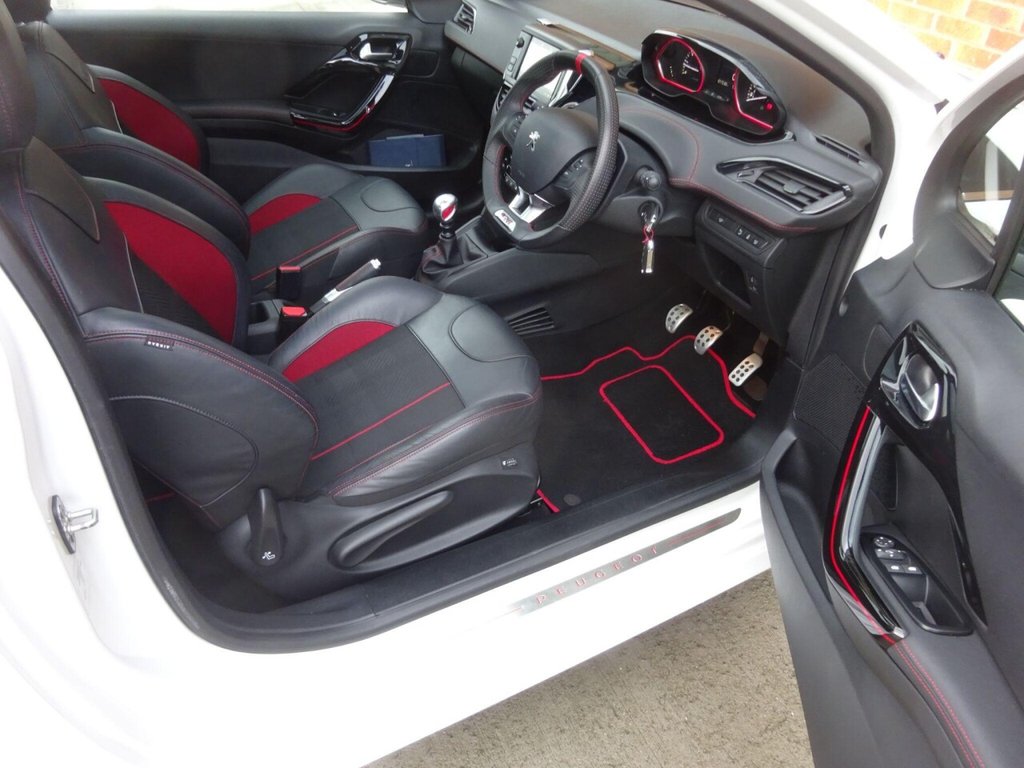 Used Peugeot 208 2017 for sale - 76539635: Photo 15