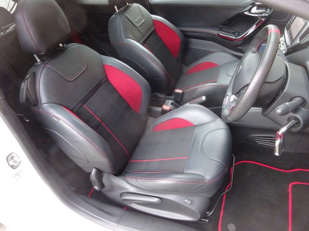 Used Peugeot 208 2017 for sale - 76539635: Photo 16