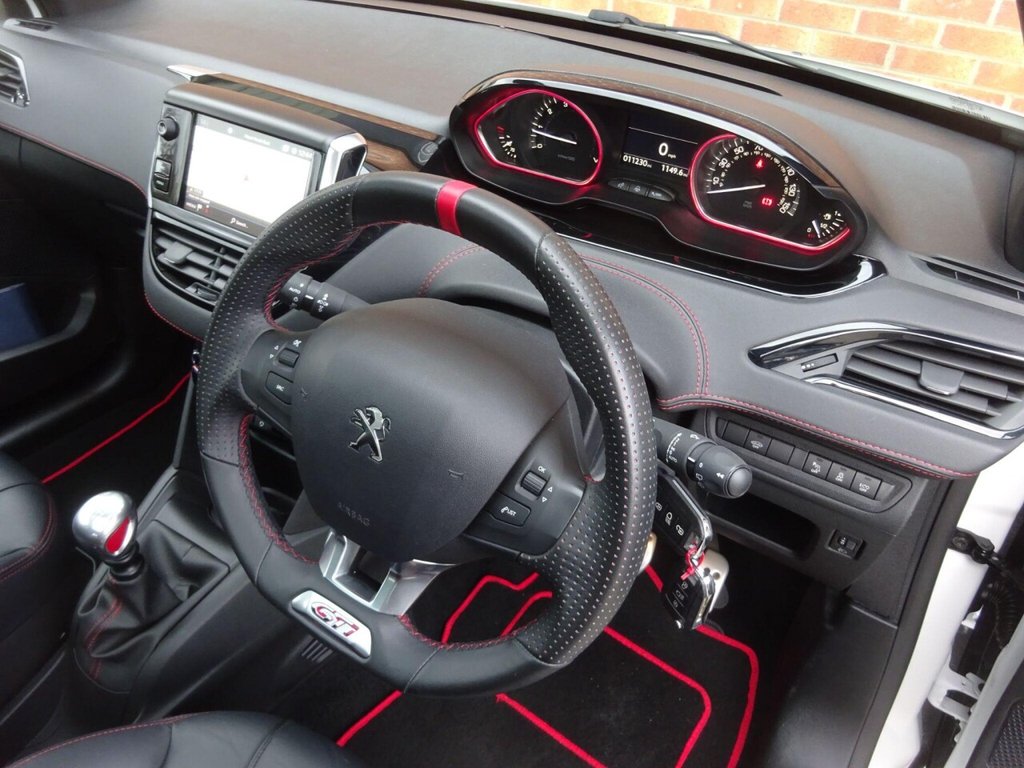 Used Peugeot 208 2017 for sale - 76539635: Photo 25