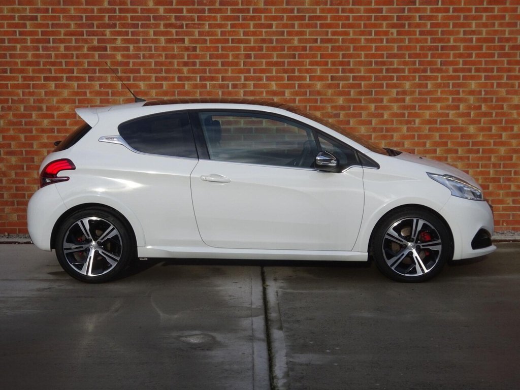 Used Peugeot 208 2017 for sale - 76539635: Photo 3