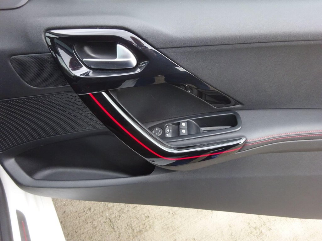 Used Peugeot 208 2017 for sale - 76539635: Photo 30