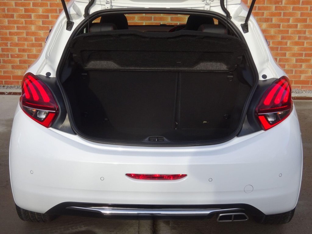 Used Peugeot 208 2017 for sale - 76539635: Photo 31