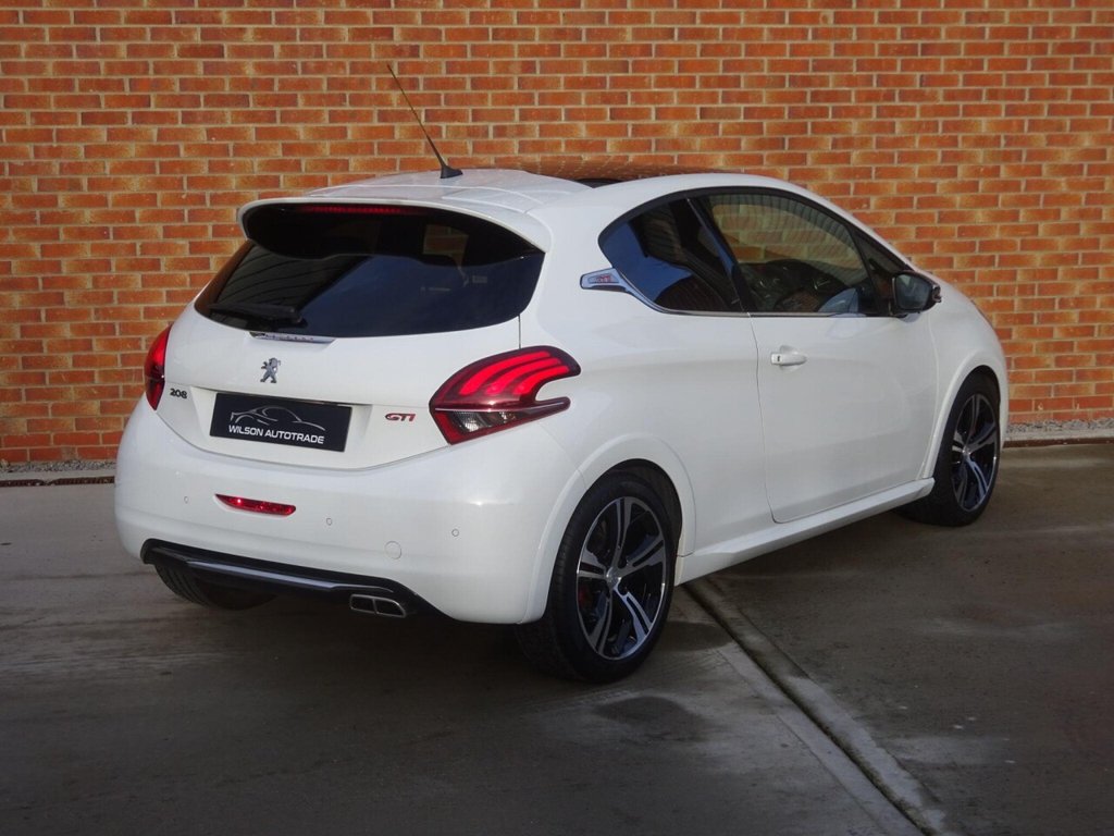 Used Peugeot 208 2017 for sale - 76539635: Photo 4