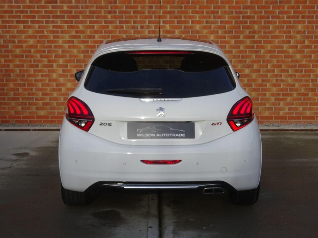 Used Peugeot 208 2017 for sale - 76539635: Photo 5