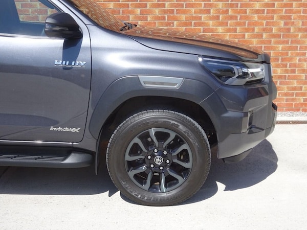 Used Toyota Hilux 2023 for sale - 75444582: Photo 10