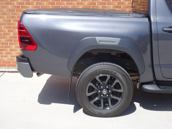 Used Toyota Hilux 2023 for sale - 75444582: Photo 12