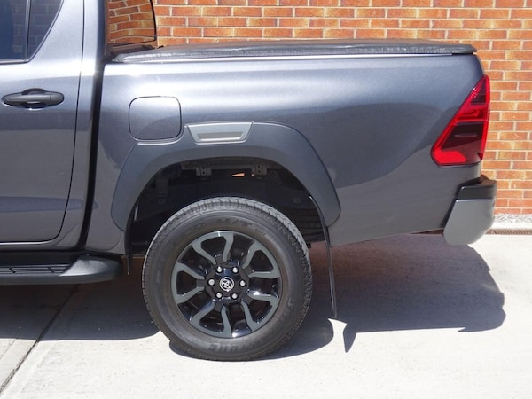 Used Toyota Hilux 2023 for sale - 75444582: Photo 13