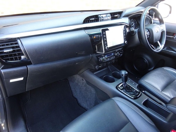 Used Toyota Hilux 2023 for sale - 75444582: Photo 17