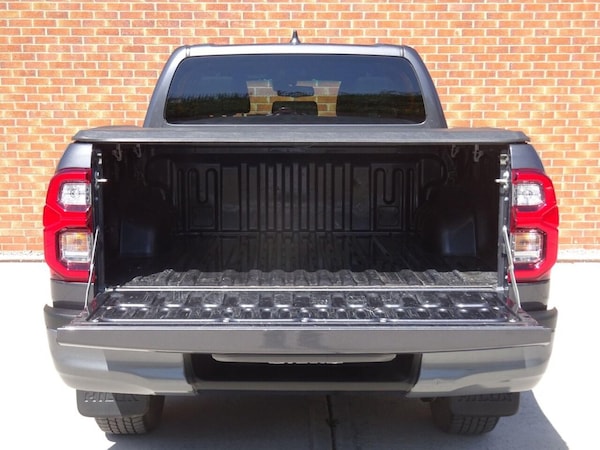 Used Toyota Hilux 2023 for sale - 75444582: Photo 36