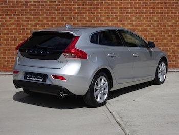 Used Volvo V40 2018 for sale - 78811165: Photo