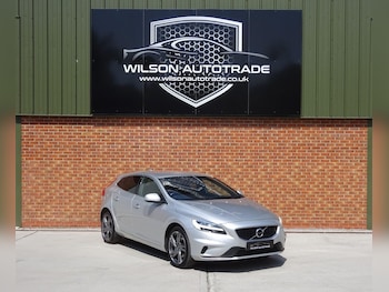 Used Volvo V40 2018 for sale - 79254360: Photo