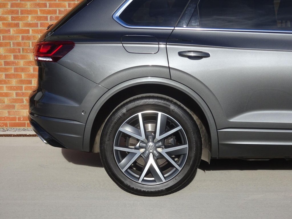 Used Volkswagen Touareg 2018 for sale - 76350576: Photo 12