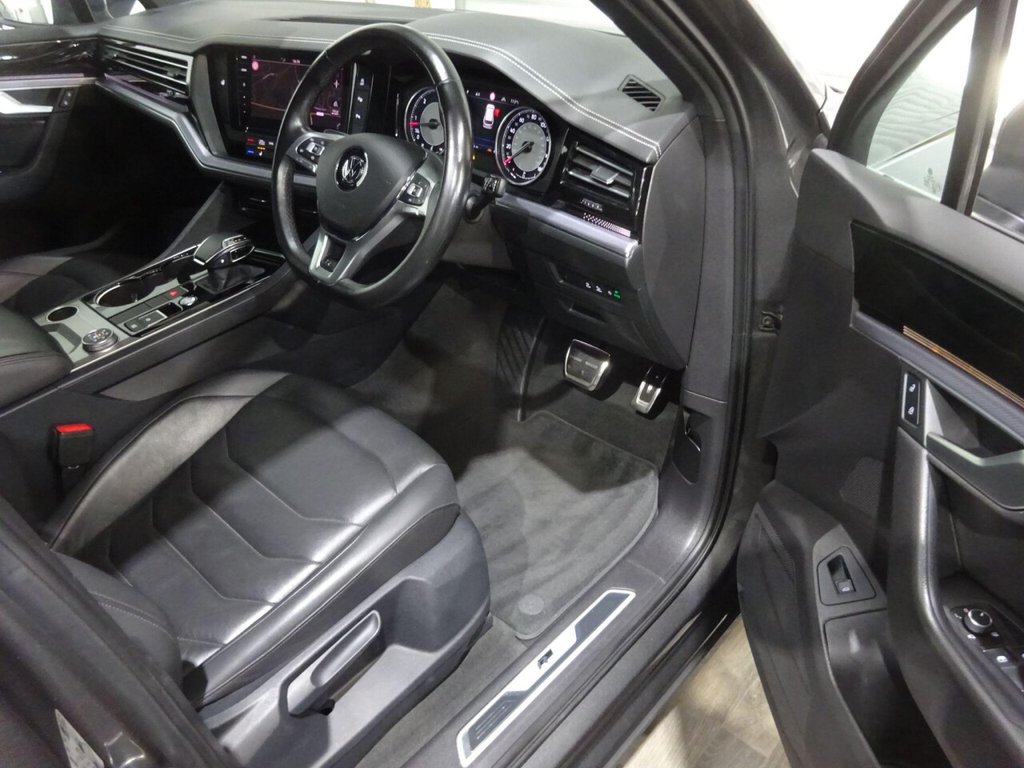 Used Volkswagen Touareg 2018 for sale - 76350576: Photo 14
