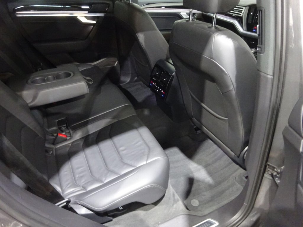 Used Volkswagen Touareg 2018 for sale - 76350576: Photo 16