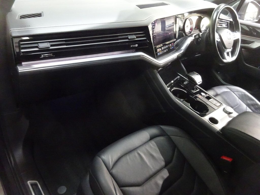 Used Volkswagen Touareg 2018 for sale - 76350576: Photo 17