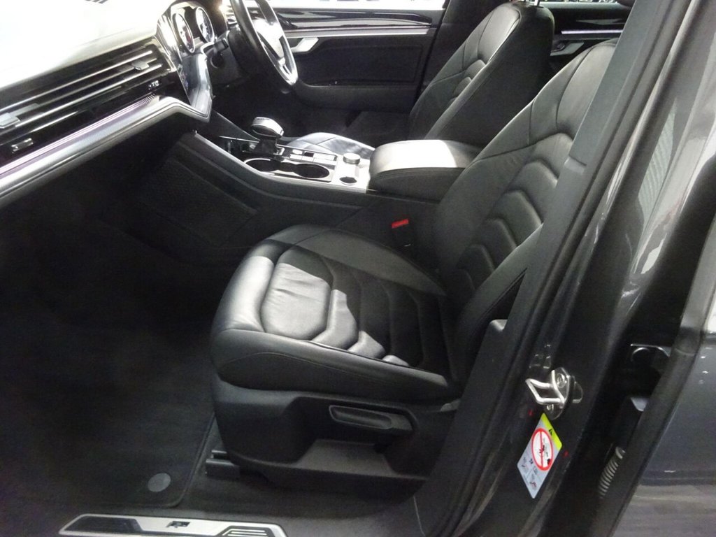 Used Volkswagen Touareg 2018 for sale - 76350576: Photo 18