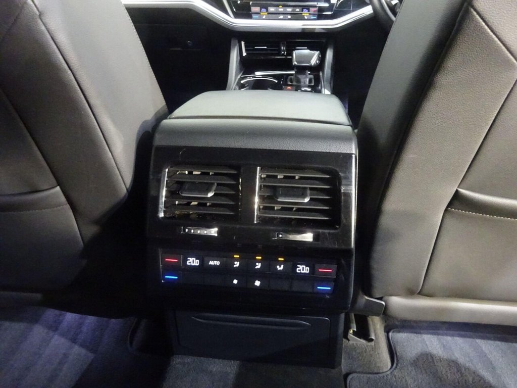 Used Volkswagen Touareg 2018 for sale - 76350576: Photo 21