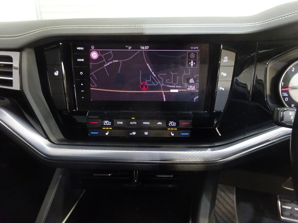 Used Volkswagen Touareg 2018 for sale - 76350576: Photo 24