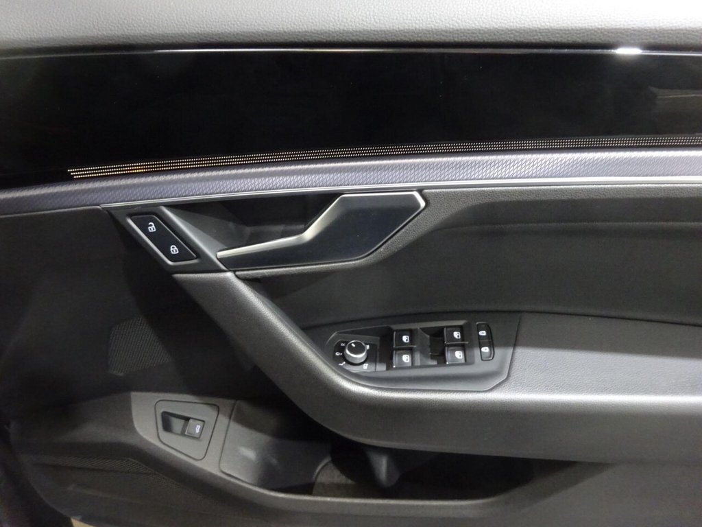 Used Volkswagen Touareg 2018 for sale - 76350576: Photo 33