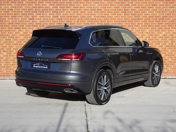 Used Volkswagen Touareg 2018 for sale - 76350576: Photo