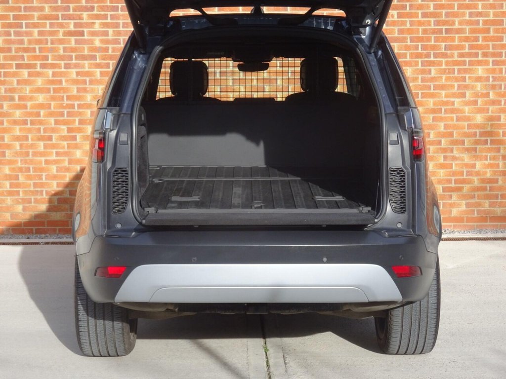 Used Land Rover Discovery 2021 for sale - 76375919: Photo 31