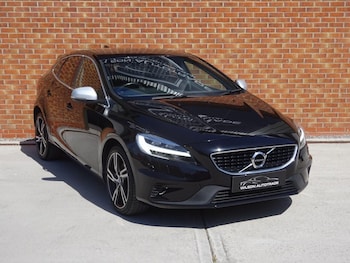 Used Volvo V40 2018 for sale - 75444568: Photo