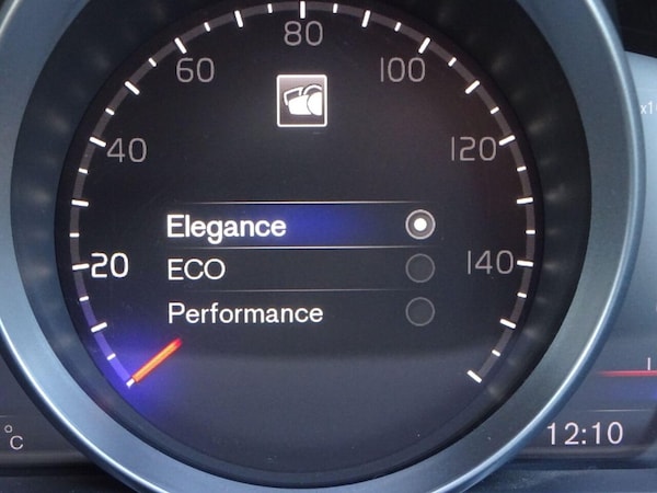 Used Volvo V40 2018 for sale - 75444568: Photo 31