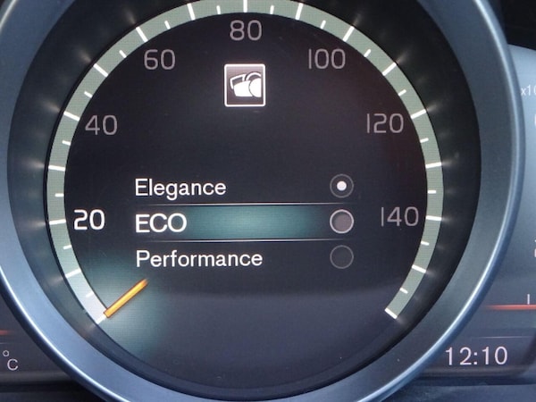Used Volvo V40 2018 for sale - 75444568: Photo 32