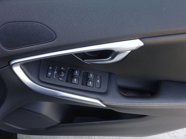 Used Volvo V40 2018 for sale - 75444568: Photo 34