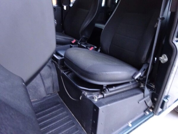 Used Land Rover Defender 2016 for sale - 76202839: Photo 24