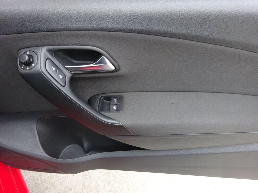 Used Volkswagen Polo 2014 for sale - 77693237: Photo 24