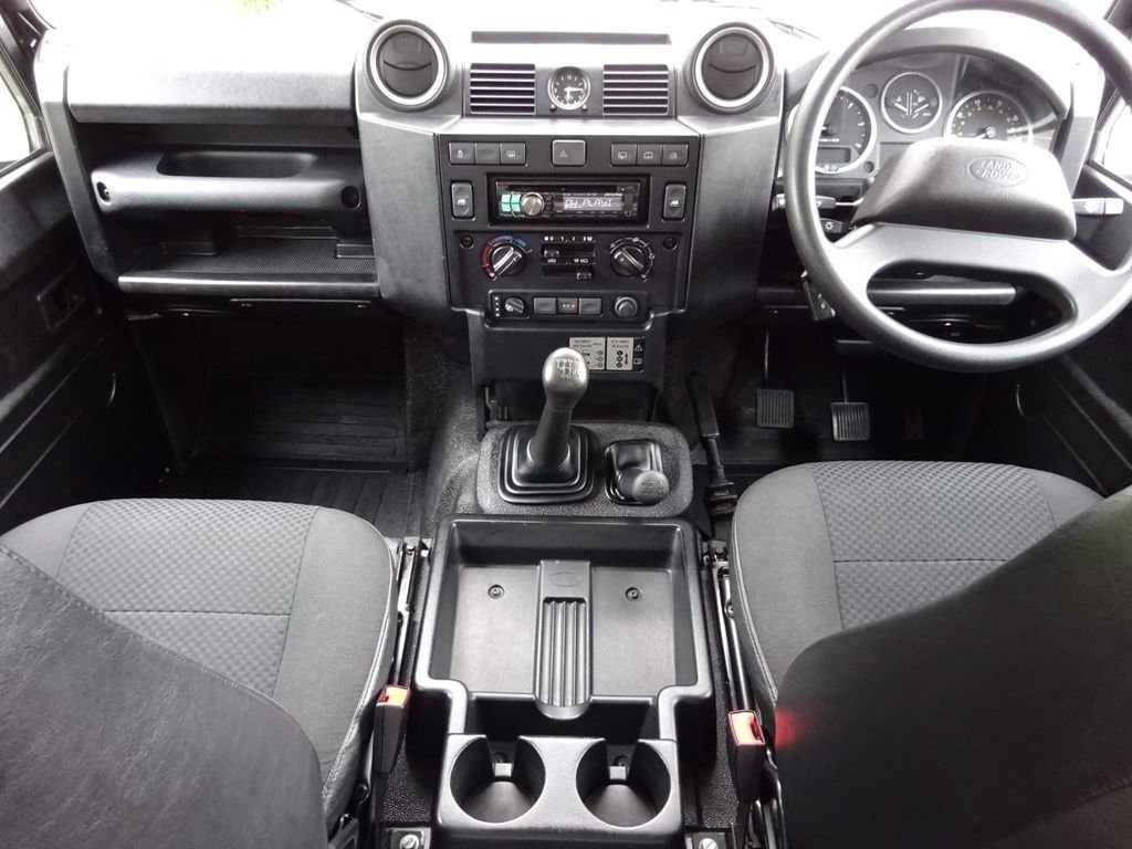 Used Land Rover Defender 2016 for sale - 76202841: Photo 24