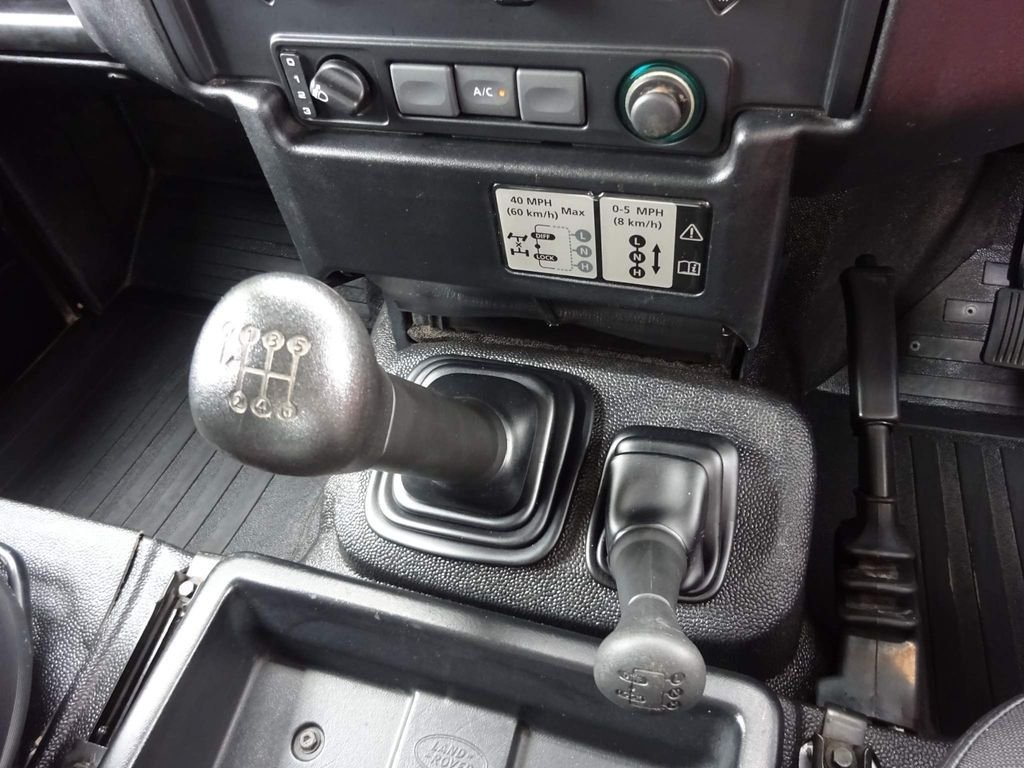 Used Land Rover Defender 2016 for sale - 76202841: Photo 26