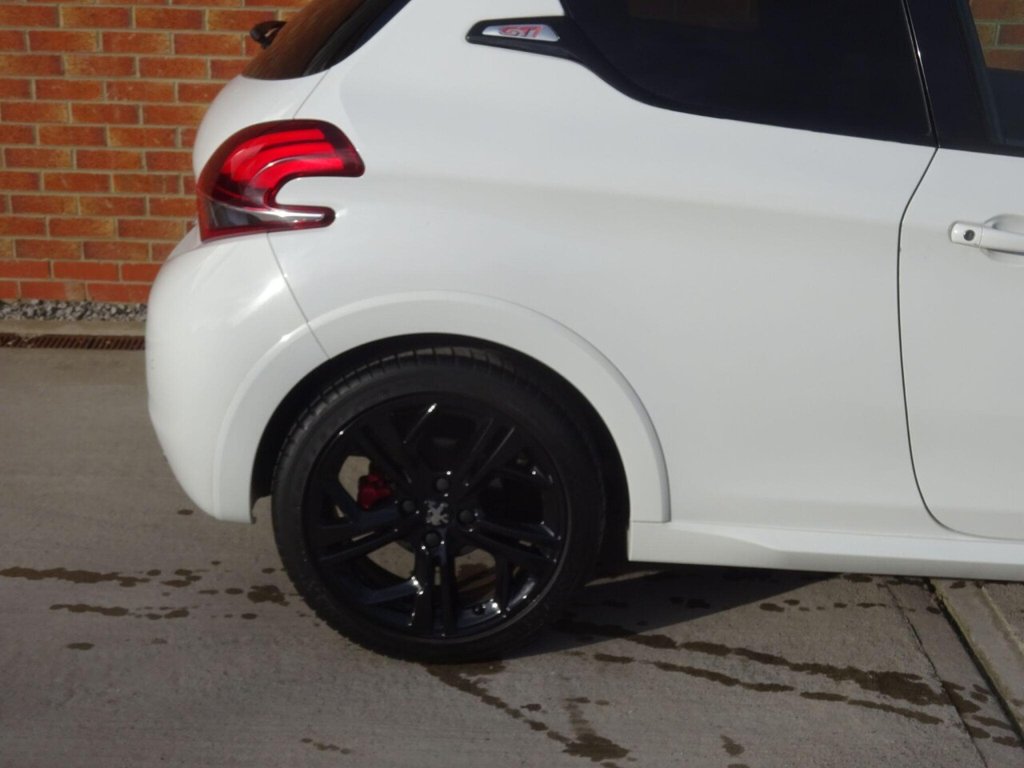 Used Peugeot 208 2018 for sale - 77850129: Photo 12