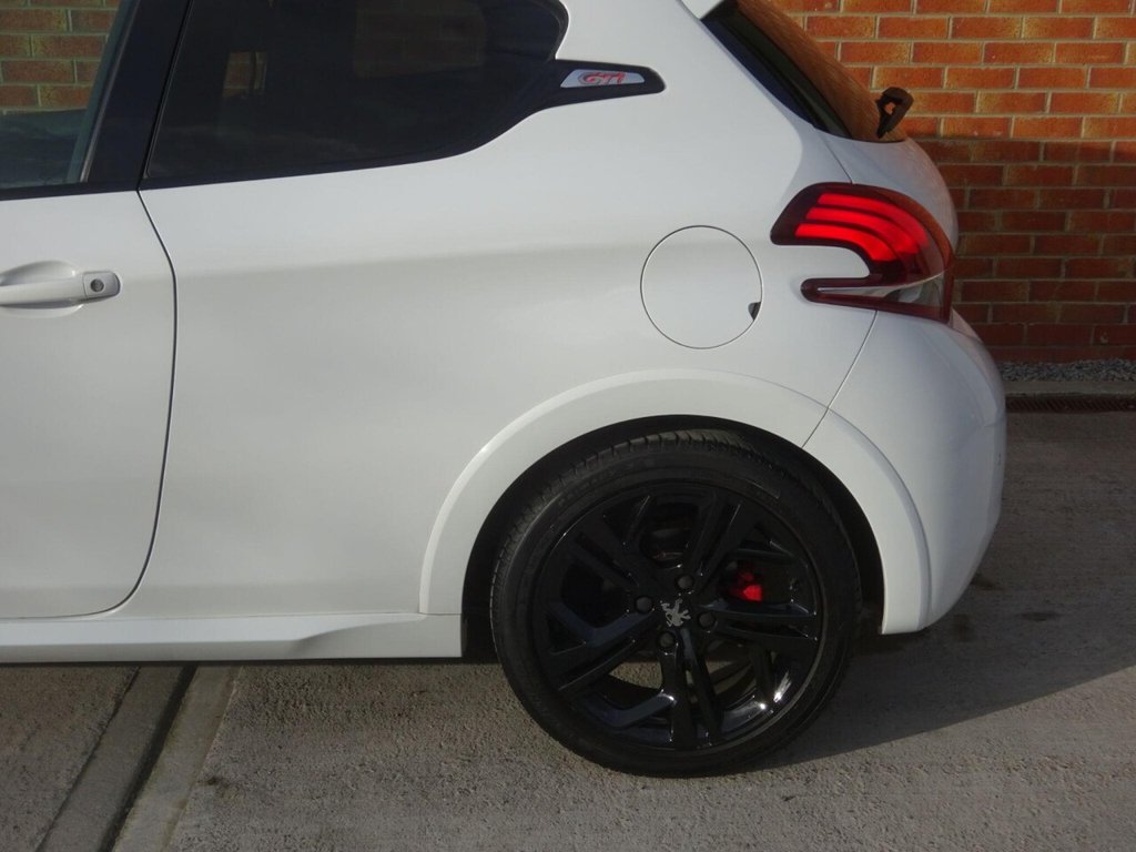 Used Peugeot 208 2018 for sale - 77850129: Photo 13