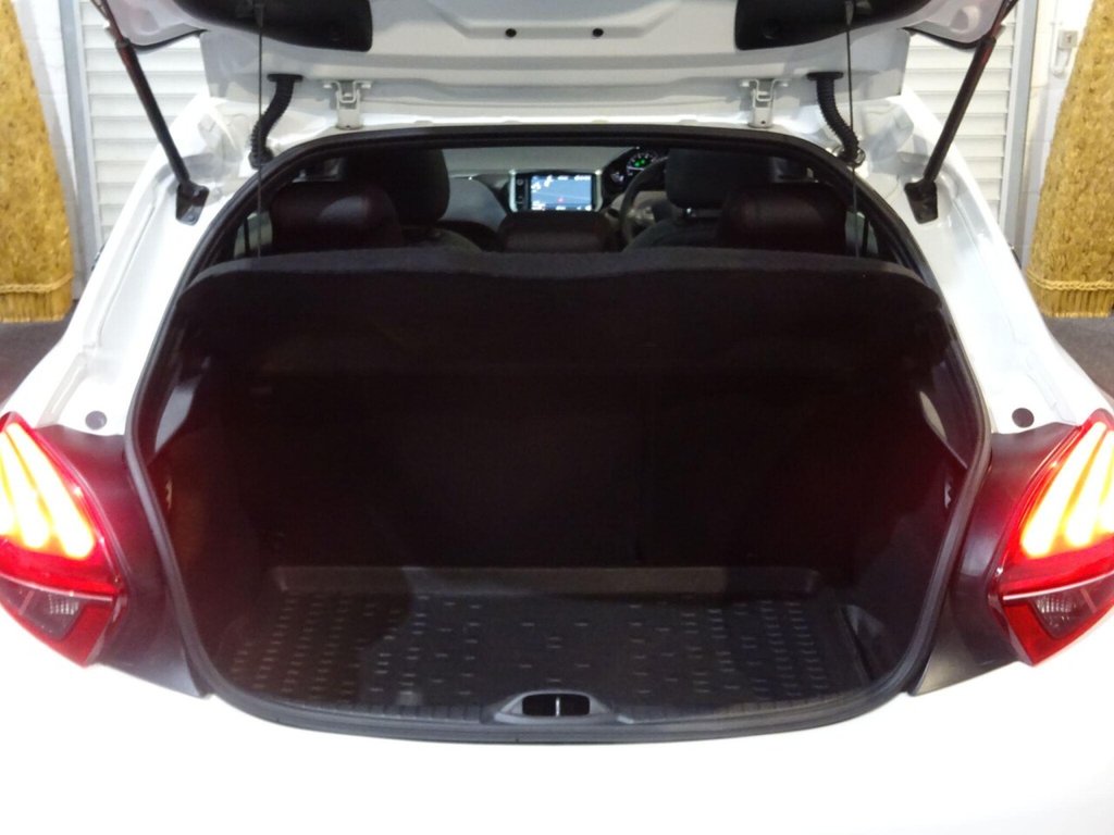 Used Peugeot 208 2018 for sale - 77850129: Photo 32