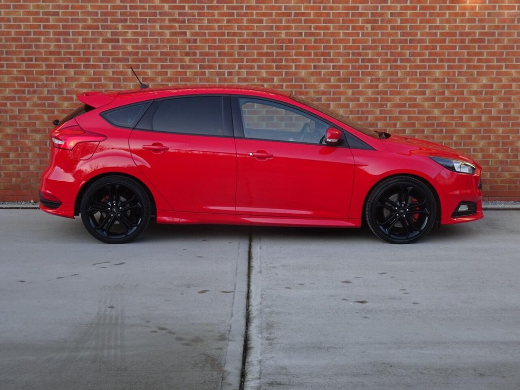 Used Ford Focus 2017 for sale - 76868109: Photo 3